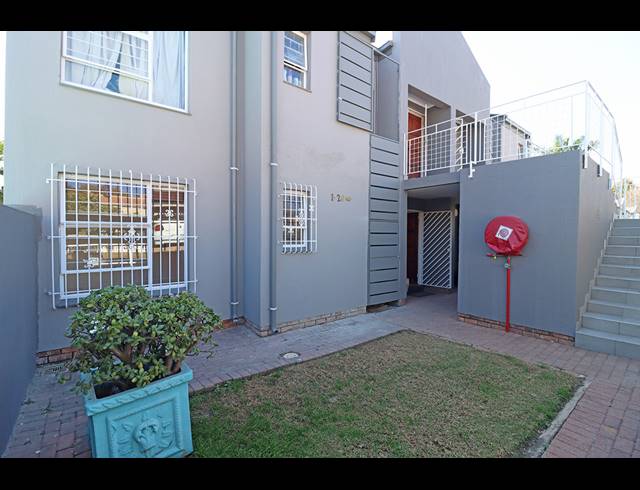 2 BEDROOM TOWNHOUSE FOR SALE IN BEDFORD GARDENS